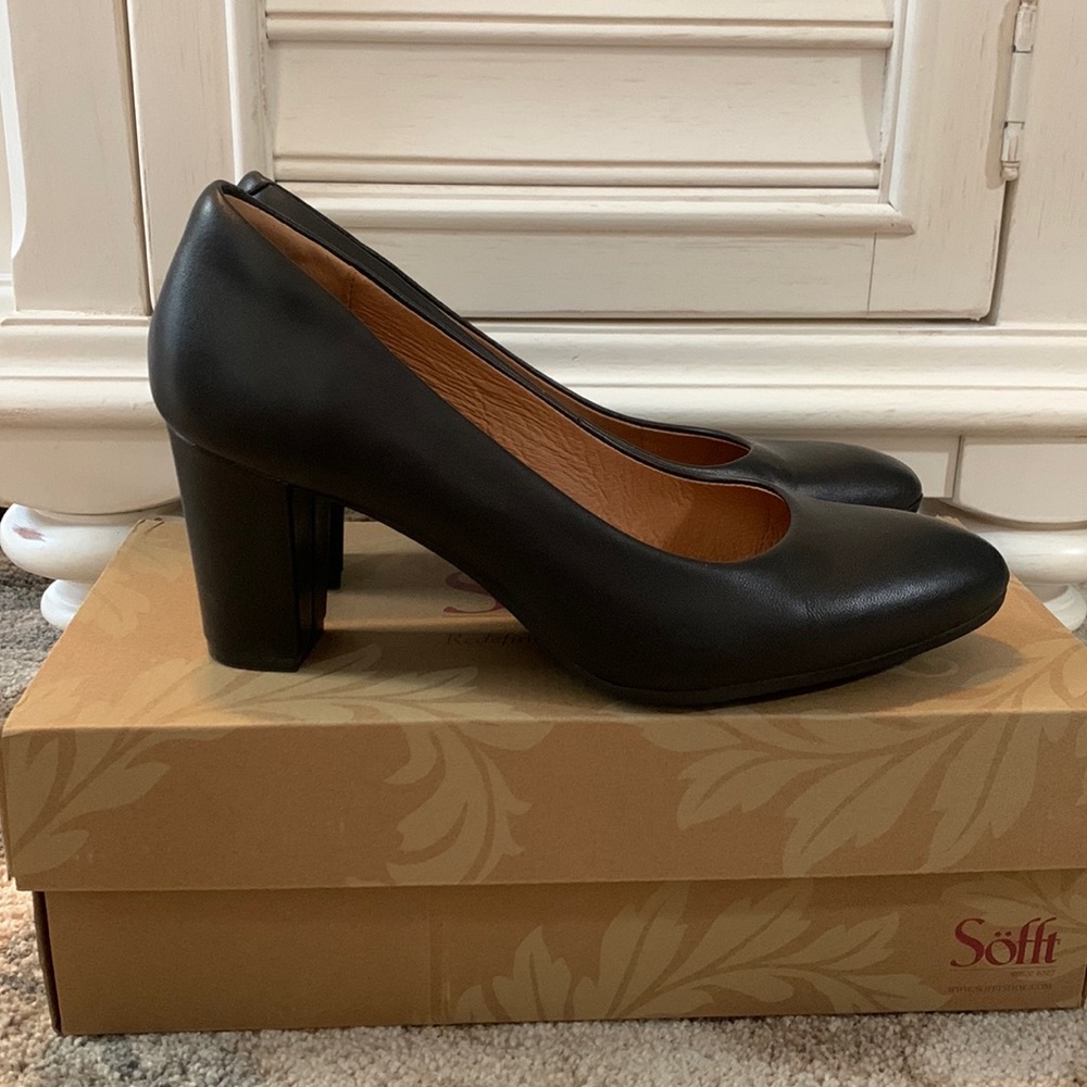 Söfft black pumps (like new!!)